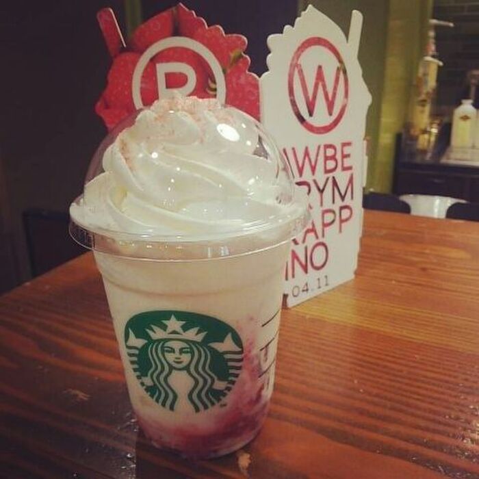 今年はふたごのいちご!#ストロベリーベリーマッチフラペチーノホワイト