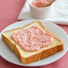 いちごバター。レンジで簡単!パンにぬって朝食、おやつに♪