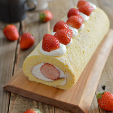 いちごのロールケーキ。別立てでふんわり!春らしいスイーツ♪