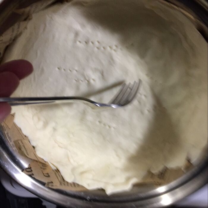最初にパイシートを常温でやわらかくしておく。