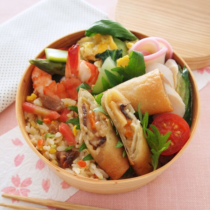新生活応援!簡単ランチレシピ「焼めしと春巻の中華風わっぱ弁当 (のっけ弁当)」