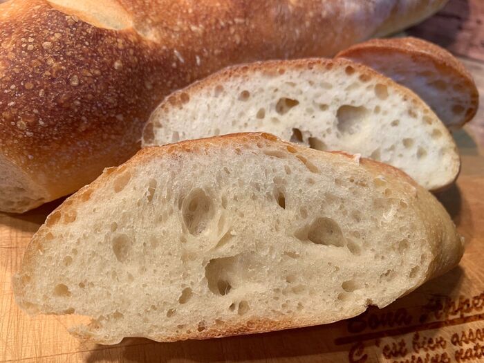 りんごがほのかに香る❤️自家製天然酵母パン(フランスパン)