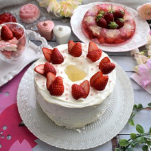 マスカルポーネクリームたっぷり~いちごのシフォンケーキ