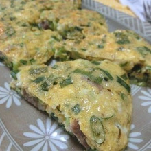 チーズとろり♪ ねぎとベーコンとベビーチーズのオムレツ