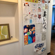 ダイソーマグネットで♪貼り替え簡単!子供美術館