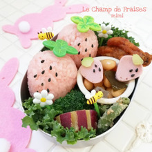 パーツは胡麻だけ!簡単!苺畑の苺で春弁当