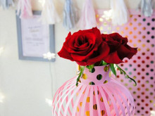 カンタン♪ときめきハンドメイド♪ **色画用紙でフラワーベースカバー**