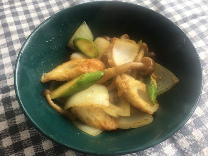ちくわと残り野菜のカレー炒め