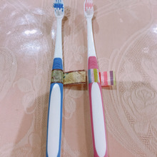 簡単、貼るだけ。マスキングテープで歯ブラシの仕分け