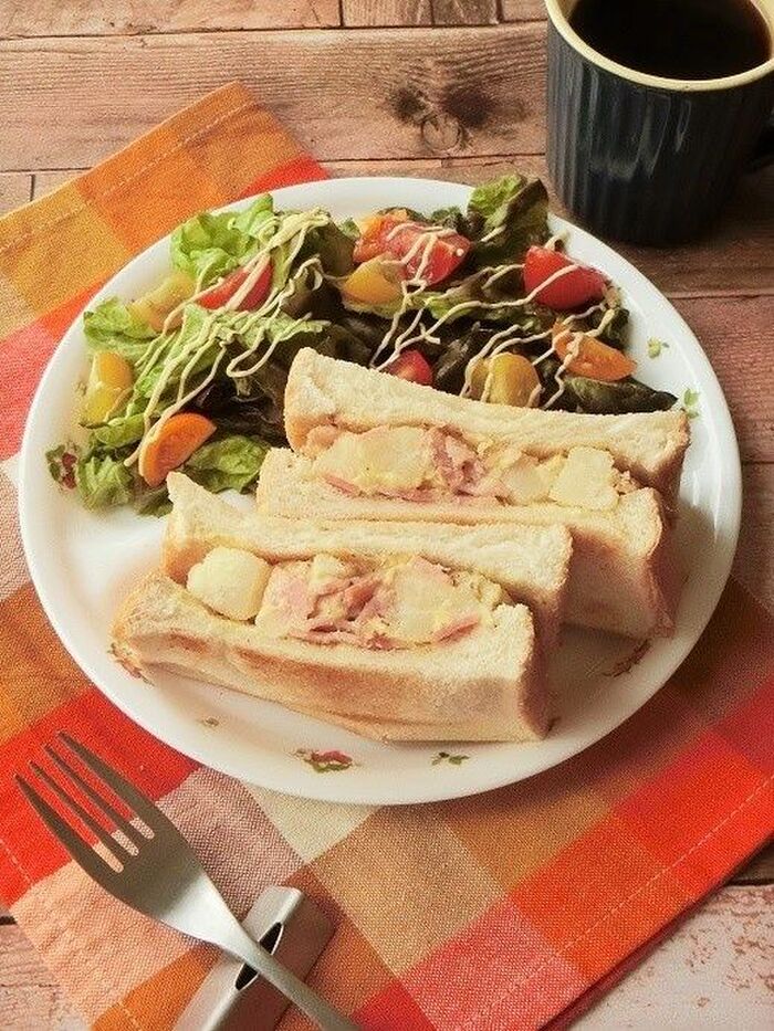 じゃがベーコンのマスタードマヨサンド