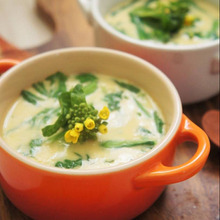 口どけなめらかルクルーゼで菜の花の冷たい茶わん蒸し