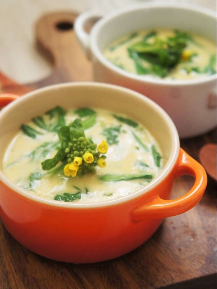 口どけなめらかルクルーゼで菜の花の冷たい茶わん蒸し