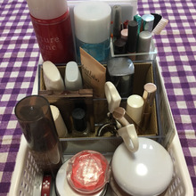 100均の収納用品を組み合わせてどこでもメイクBox