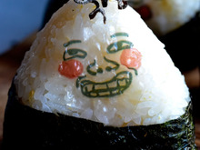 【トレンド】みんなの注目一人占め!貼るだけアートおにぎり #おにぎり #インスタ映え