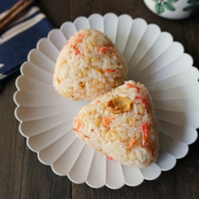 女性に嬉しい要素が満載♡ほんのりピンクが可愛い小エビ入りおにぎり