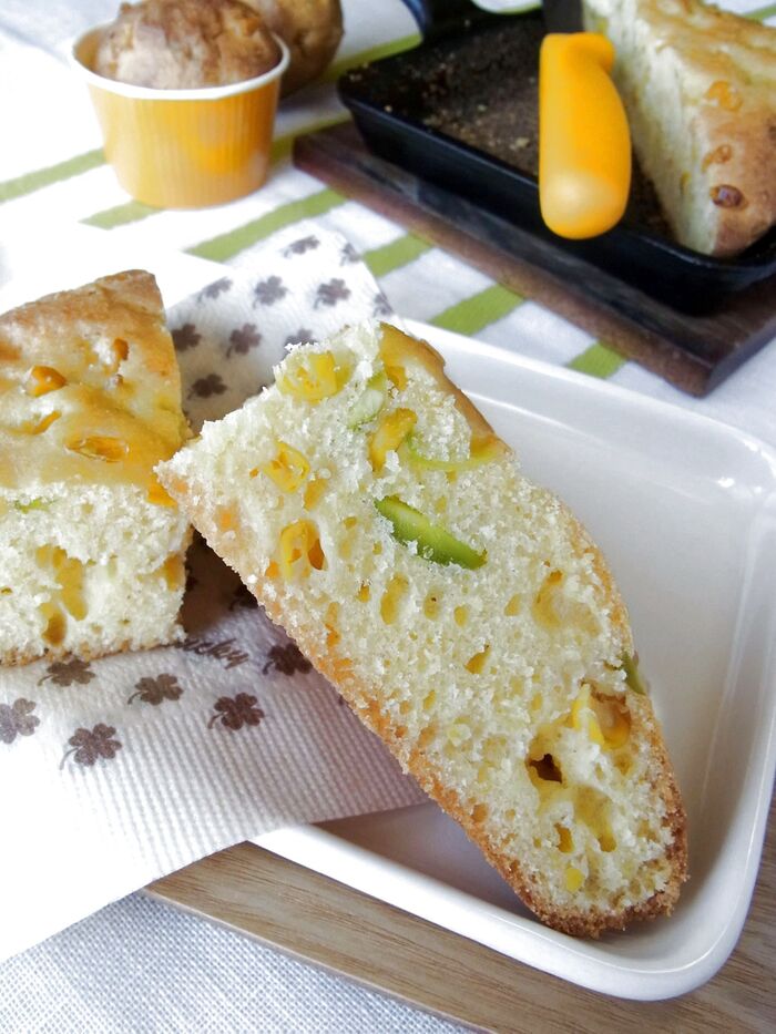 スキレットで焼くお手軽☆コ-ンブレッド