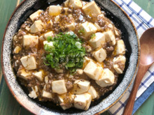 【市販のもずく三杯酢で簡単】美肌効果‼市販のもずく酢de麻婆豆腐もずく