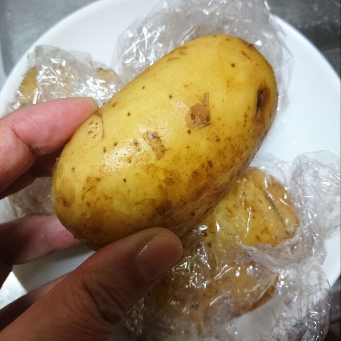 じゃがいもをレンジであたためます