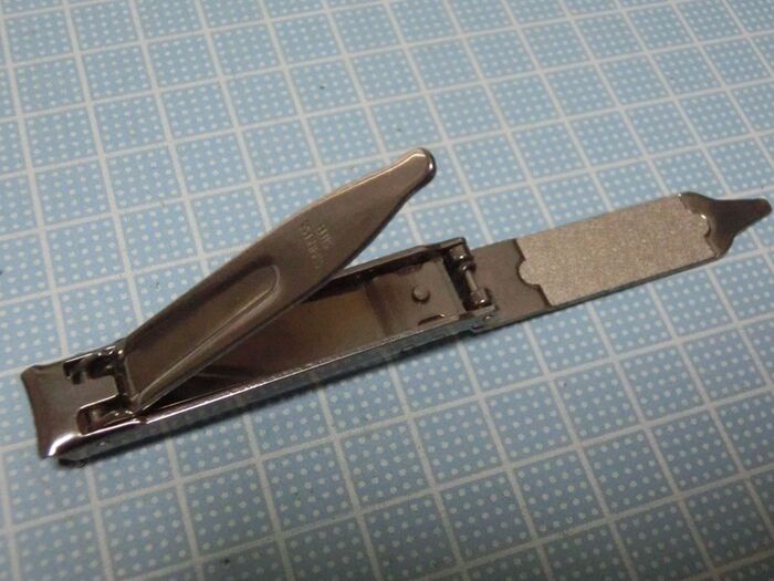ネイルクリッパーは携帯にピッタリ
