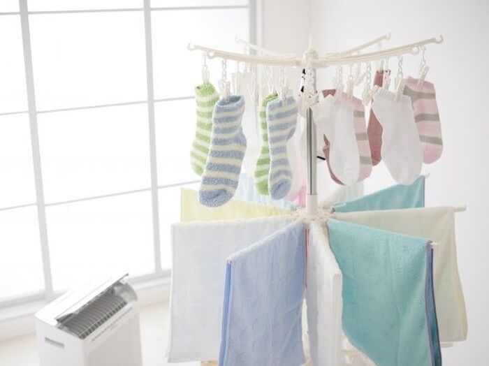 梅雨時の洗濯物の悩みはコレで解決!部屋干しの嫌な臭いの撃退法