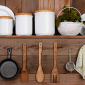 ただ掛けるだけ!超簡単なキッチン収納術