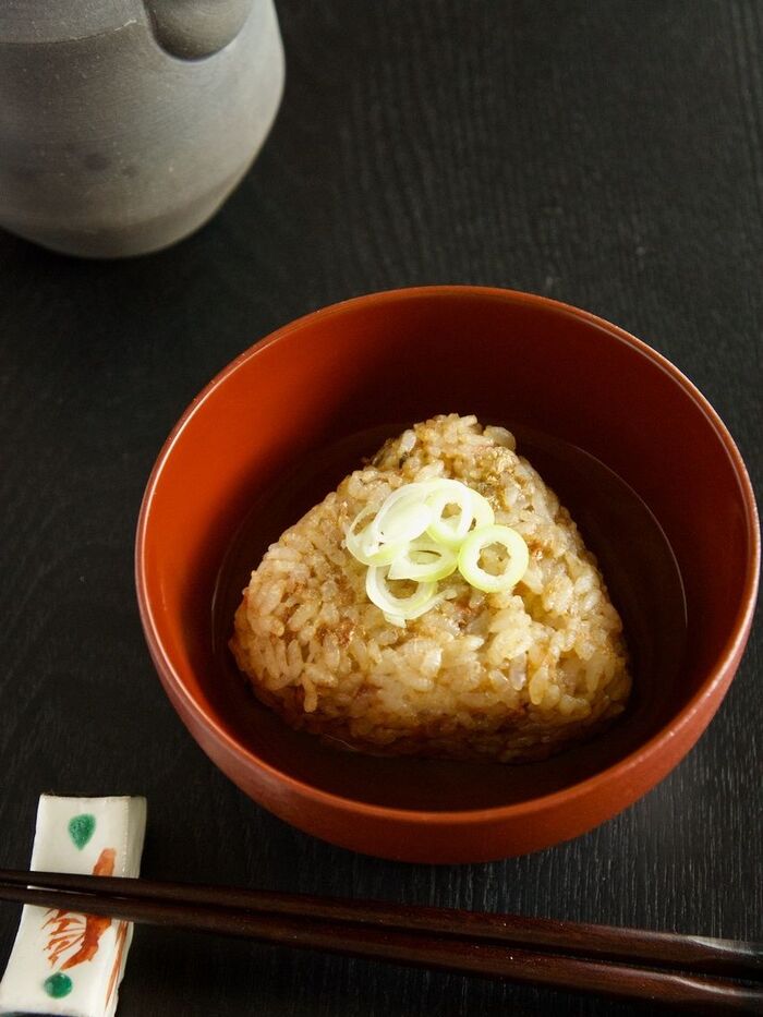 だし不要♪ 焼きおにぎりからの!お湯をかけるだし茶漬け