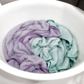 大切な衣類のために知っておこう!ハイターでつけおきする際の注意点