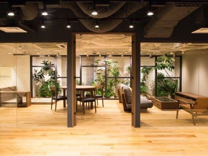 会場となった「メディプラス」オフィスは癒しの空間