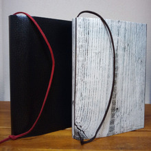 お洒落な『木と革のブックカバー』が100均リメイクシートで作れちゃう☆