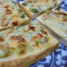 味噌チーズがウマ~♪ 厚揚げのねぎ味噌田楽ピザ