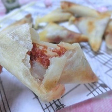 甘じょっぱさがヤバうま♪ コンビーフとチーズのひとくち焼き春巻き