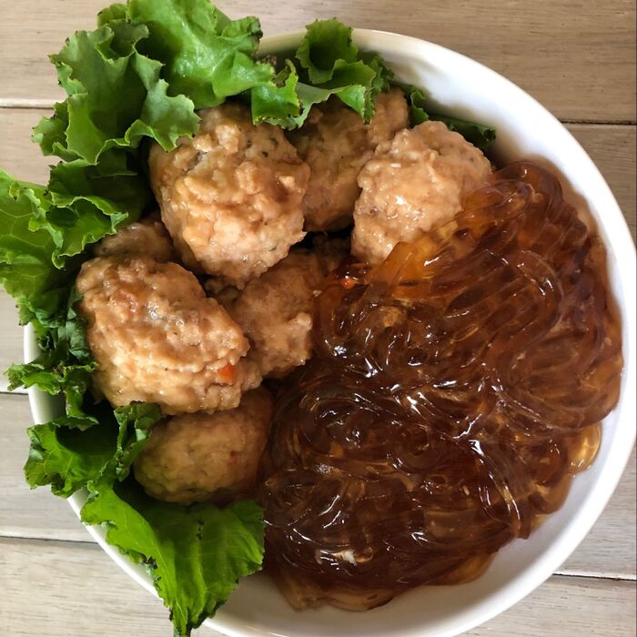 炊飯器にお任せおつまみ！鶏肉団子と葛きりのさっぱり煮込