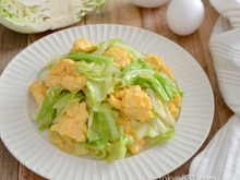 キャベツと卵の中華炒め。肉なしでもおいしい節約おかず!包丁不要♪