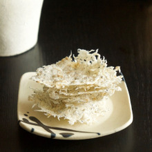 材料2つのおつまみ・安心おやつ しらすせんべい