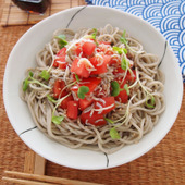 さっぱり麺レシピ「トマトとしらすのさっぱりそば」