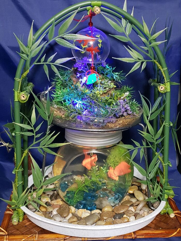 夏の暑い日に!癒されるインテリアを風鈴とホタルと金魚鉢を組み合わせて作りました。