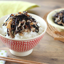 ひじきと梅のしっとりふりかけ