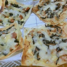 常備してるものだけで2種☆ 春巻きの皮で簡単ミニピザ