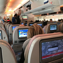100均リメイクで「飛行機フットレスト」の作り方♪機内快適グッズ