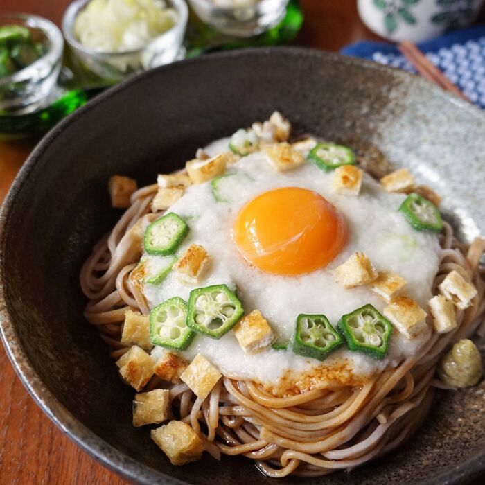 薬味たっぷりで食欲UP!冷やし月見とろろそば