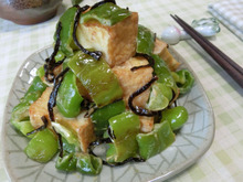 ピーマンが美味しすぎ♪ 厚揚げとピーマンの塩昆布オイマヨ炒め