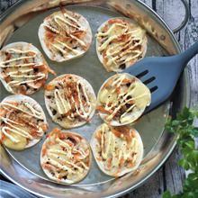 3ステップ♪餃子の皮de干しエビとかつおの変わり和風ピリ辛ピザ★