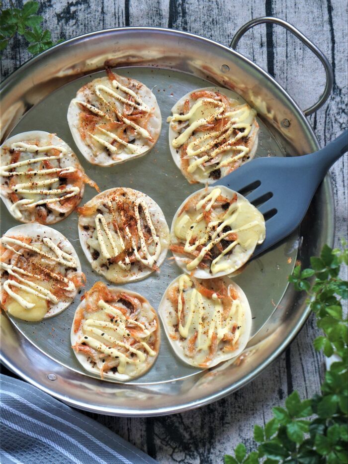 3ステップ♪餃子の皮de干しエビとかつおの変わり和風ピリ辛ピザ★