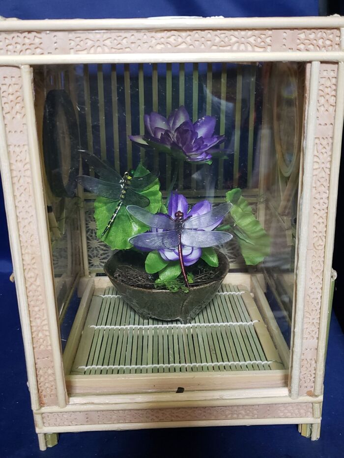 竹製の和風虫かごを100均の竹製の角そば器と竹の巻きすを使って作る。