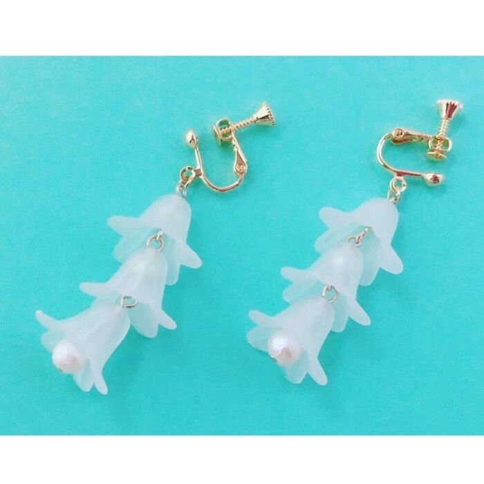 キャンドゥのすずらんパーツでイヤリングを作ってみました