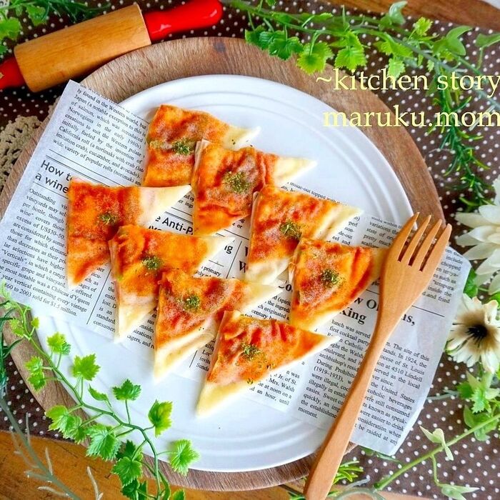 新食感!レンジで30秒♪春巻きの皮で作るモチモチ蒸しピザ