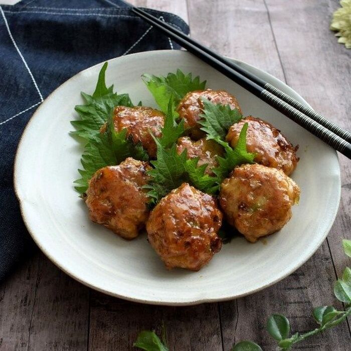 お弁当にもおすすめ!はんぺん入りでふんわり食感の鶏つくね