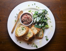 レバーの食べ過ぎはNG?脱毛や腹痛の原因になるって本当?