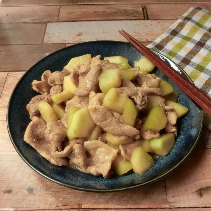 豚肉とメロンのガーリック醤油炒め