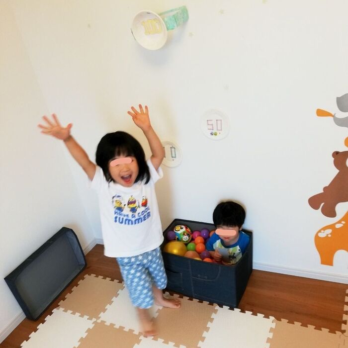 【おもちゃ収納】遊びの延長でお片づけ!子ども心をくすぐる仕組みのボール収納!